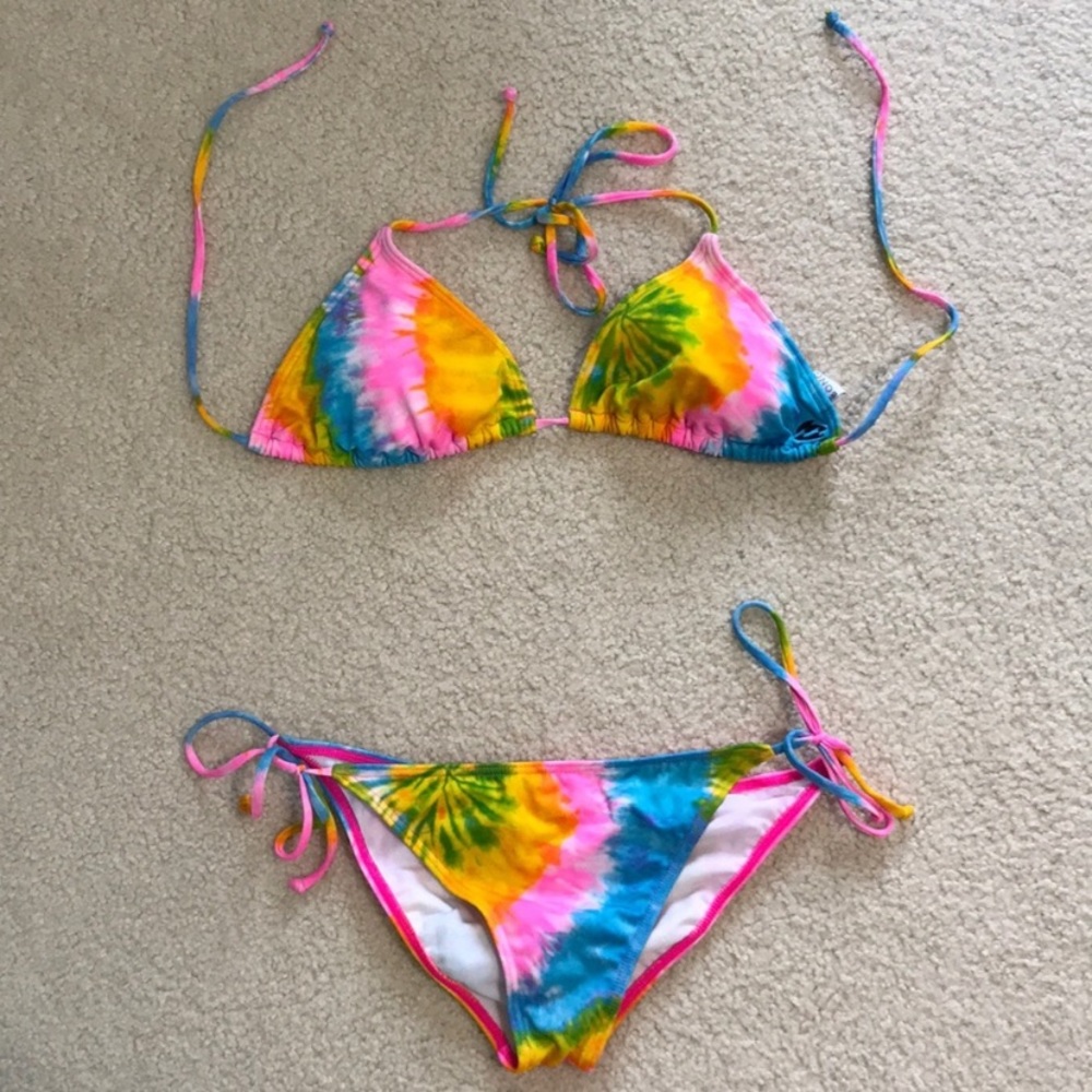 Billabong tie dye bikini size M